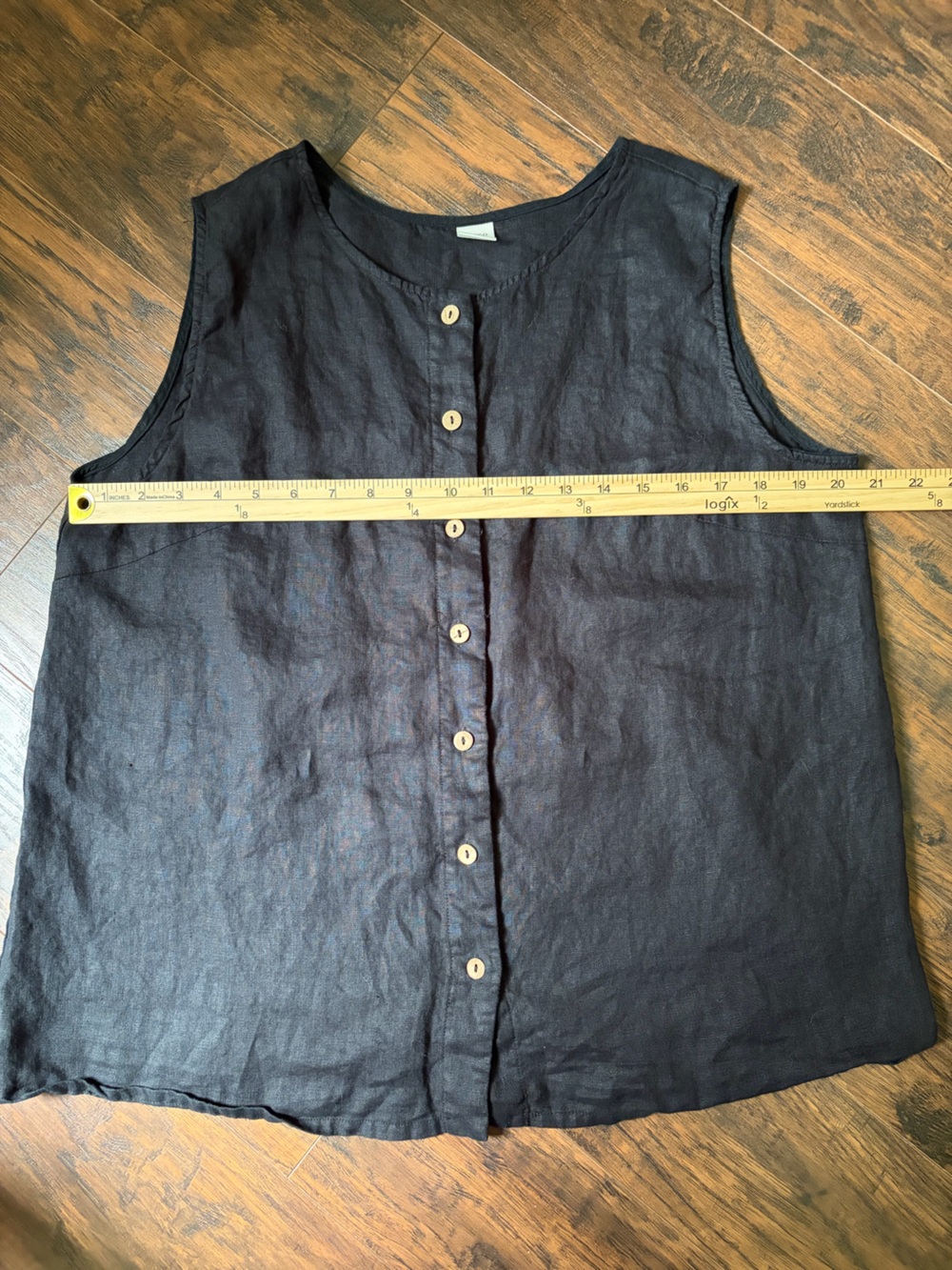 Lintico Linen Button Front Sleeveless Tank Top - Picture 7 of 14
